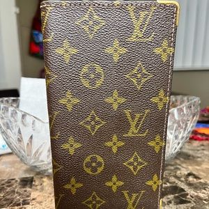 Louis Vuitton bifold wallet!
